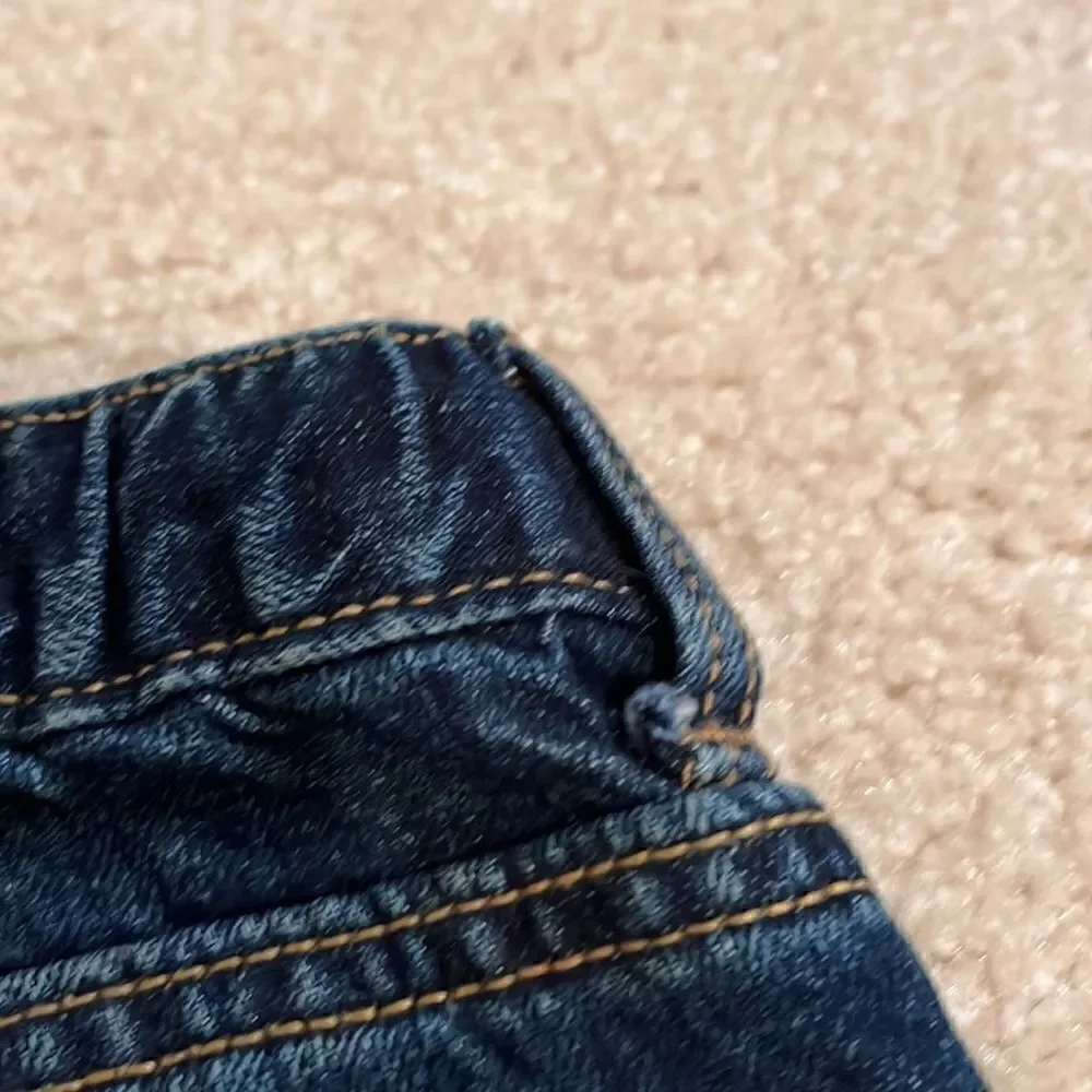 OLD NAVY SIZE LARGE JEAN SHORTS